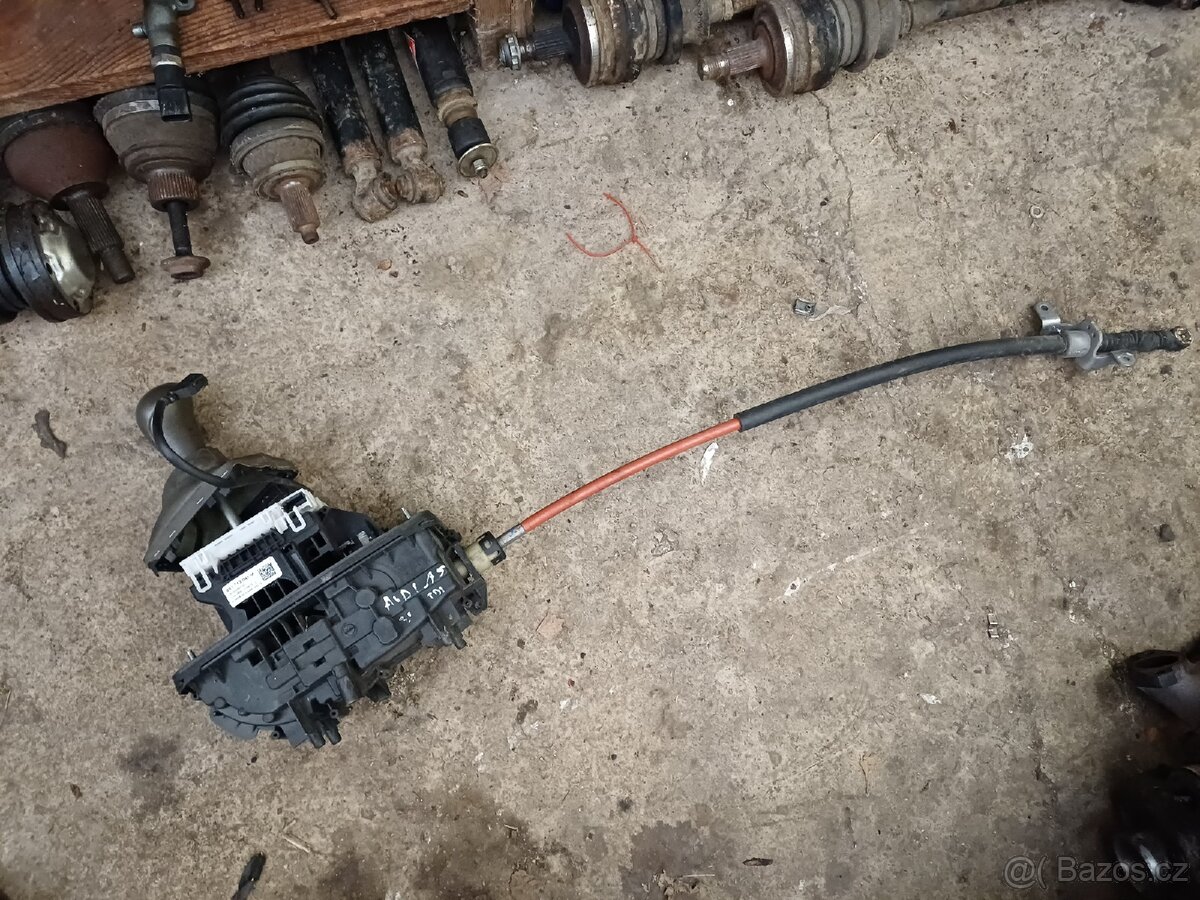 Zbytek dílů na Audi a5 coupe 3.0 tdi - 9