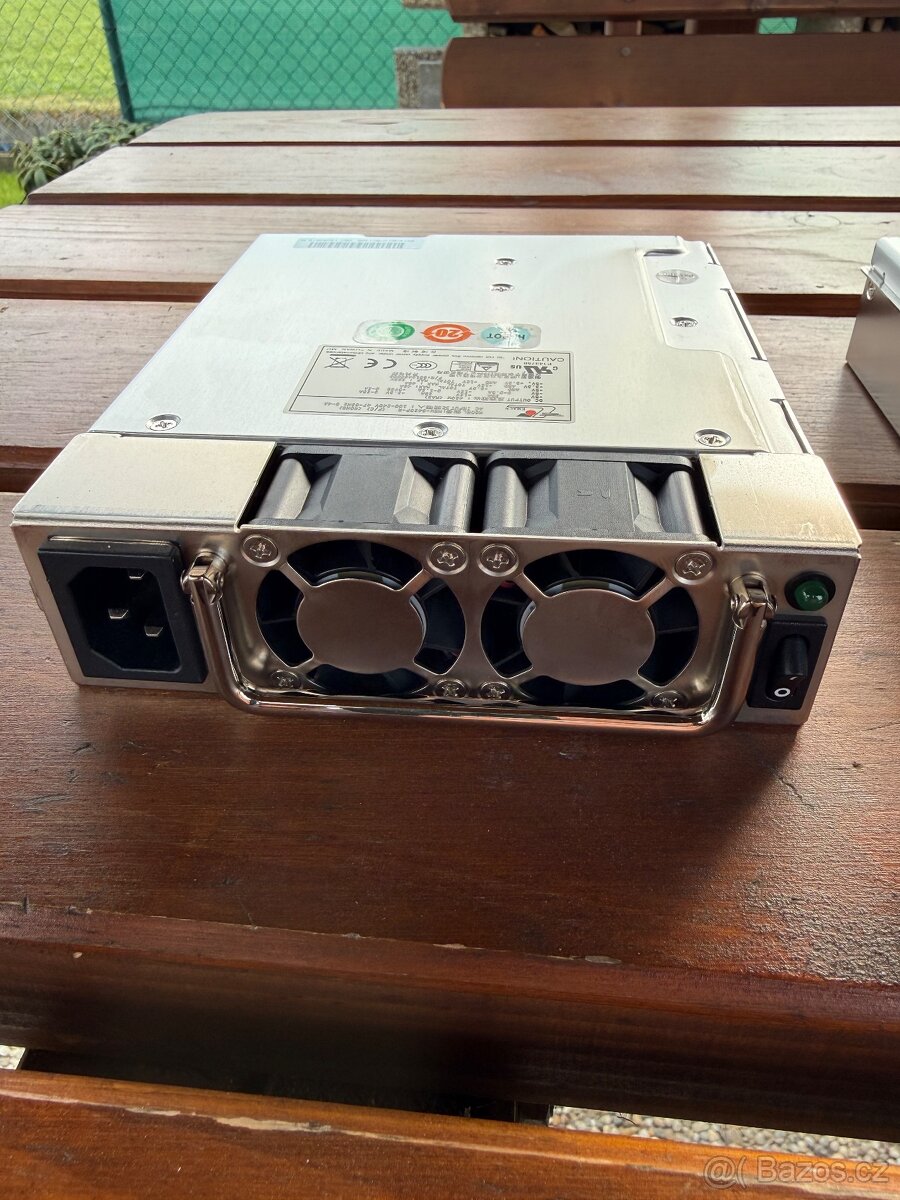 Serverový zdroj - 9