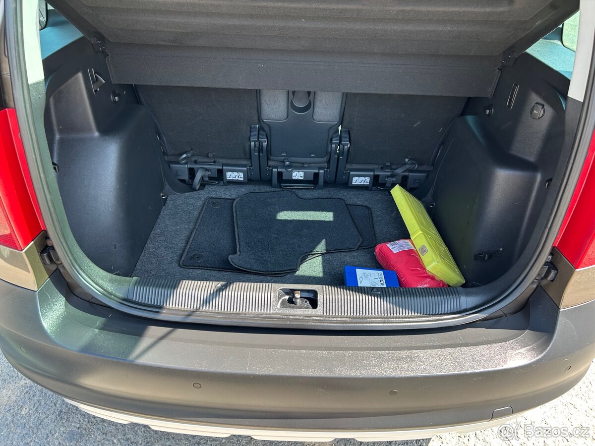 ŠKODA YETI 2.0 TDI SERVISNí KNIHA jen ŠKODA 126.170 km - 9