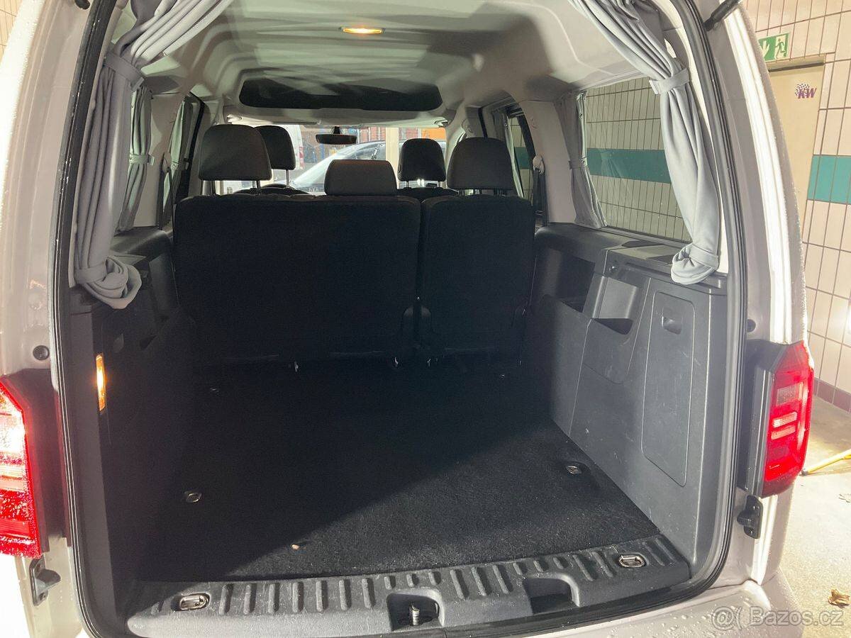 Caddy Maxi 2.0TDI Highline,tažné,serviska,výhřev - 9