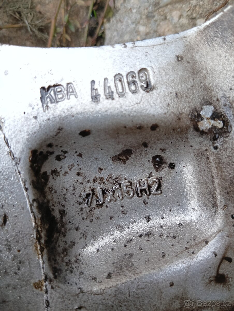 ALU kola 15", disky a pneumatiky - 9