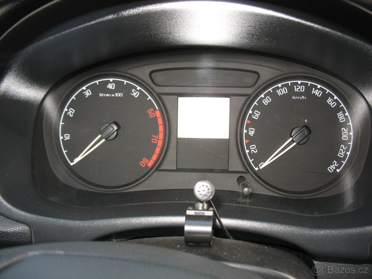 Fabia II 1,2-44 kW, 88.000,-Kč - 9