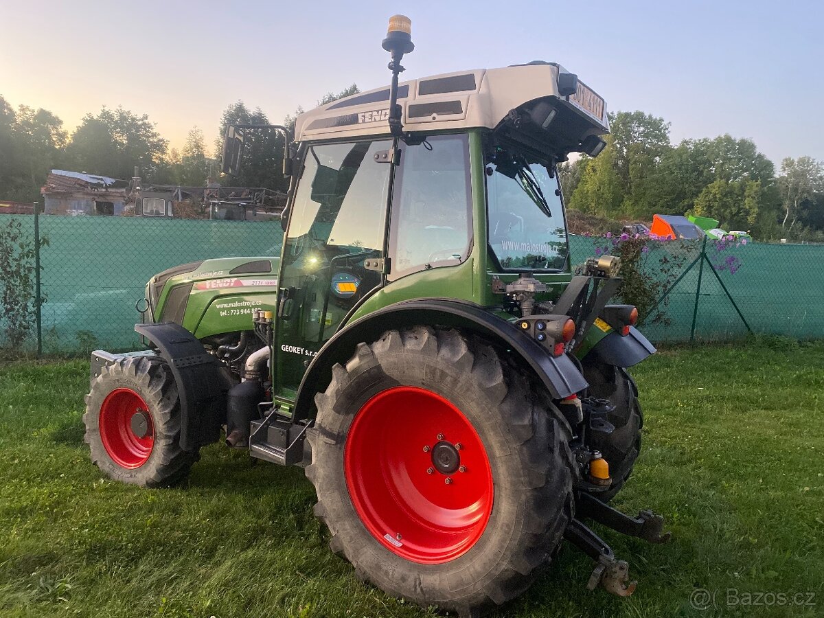 Traktor FENDT 211 F Vario 81 - 9