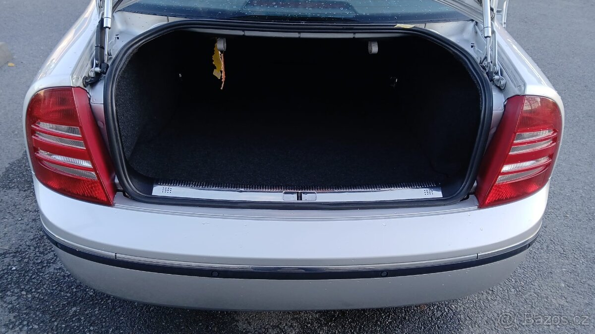 Škoda Superb V6 2.8 190 koní MANUÁL, ex vládní bez koroze - 9