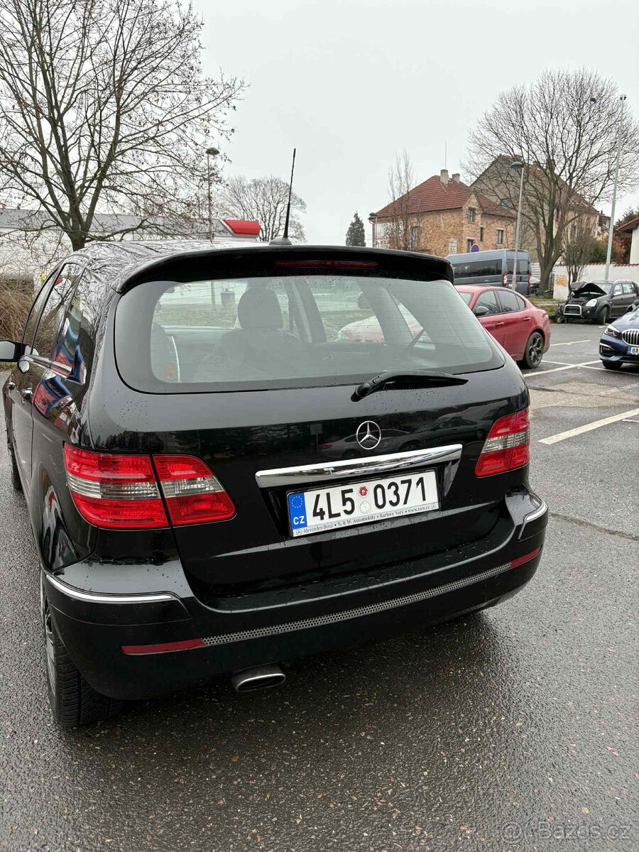 PRODÁM MERCEDES BENZ B 200 - 9