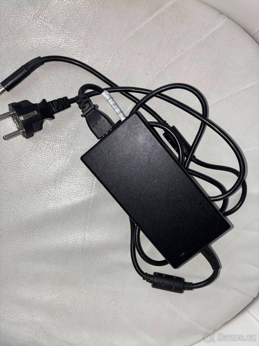 Prodám Herní notebook Dell G5 5587 jako nový - 9