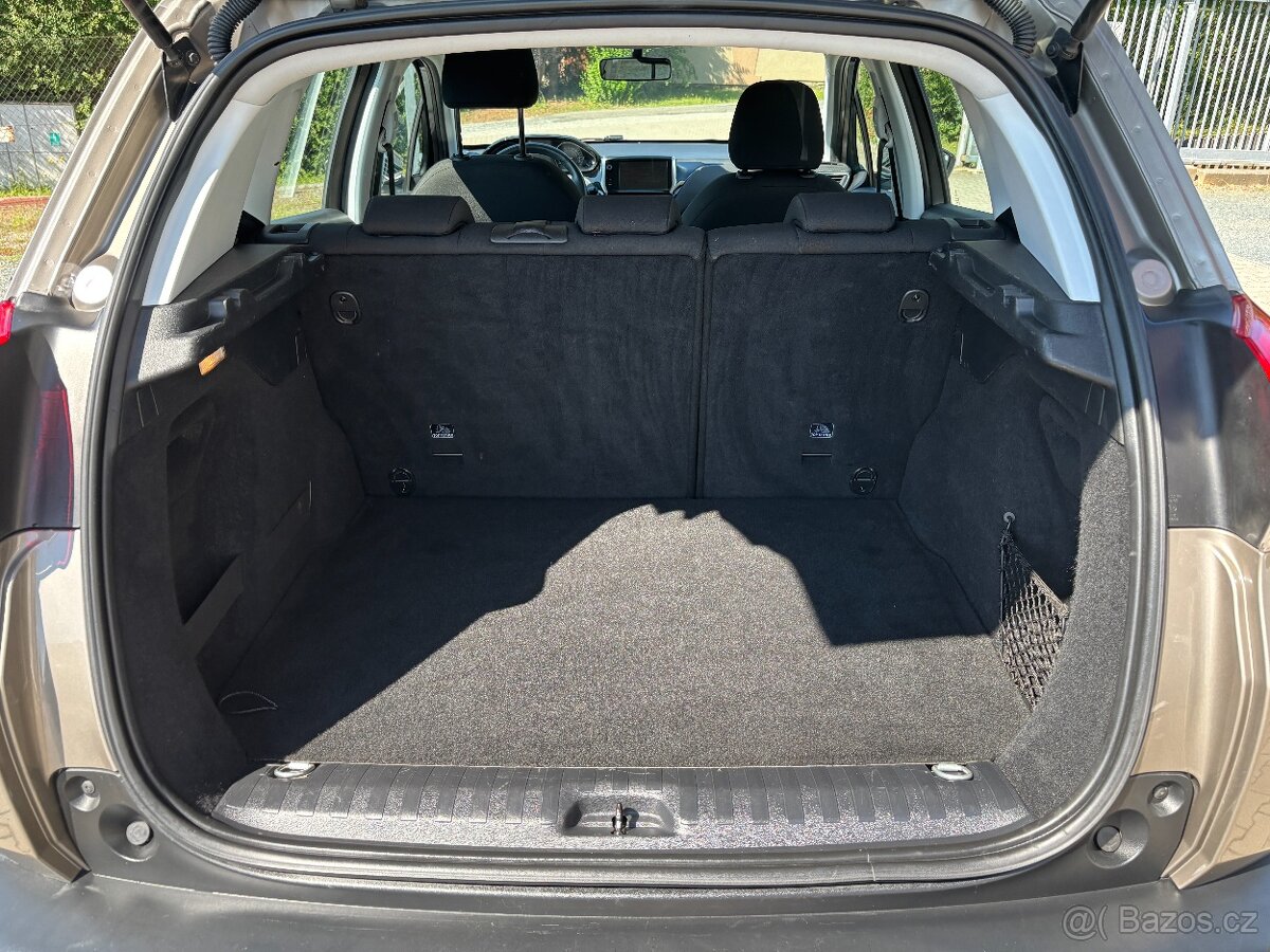 Peugeot 2008 1.2i 60kw, nová TK do 06/2027 - 9