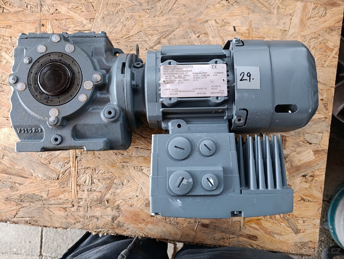 Motory , úhlové převodovky, - 9