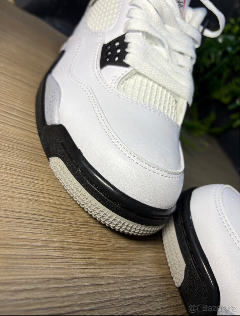 Jordan 4 - 9