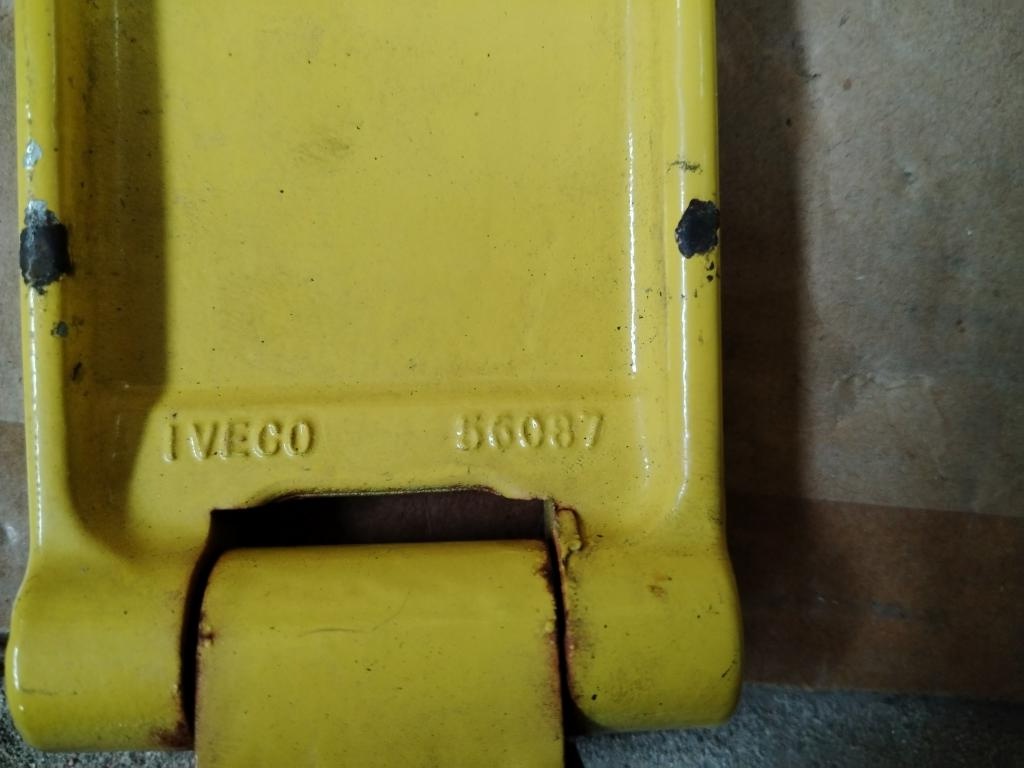 Iveco Daily, zadní dveře a panty - 9