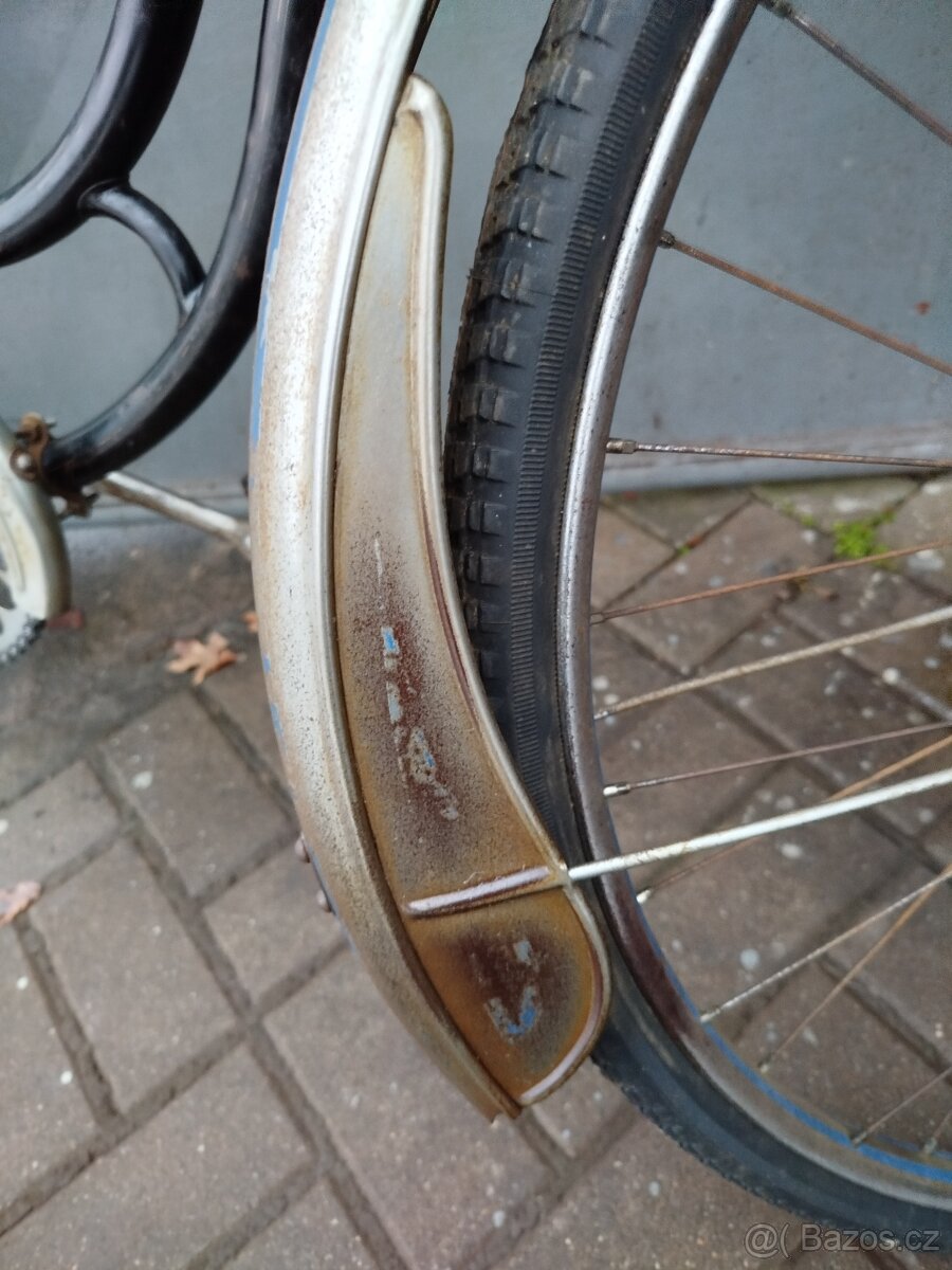 Historické, staré předválečné dámské kolo - 9