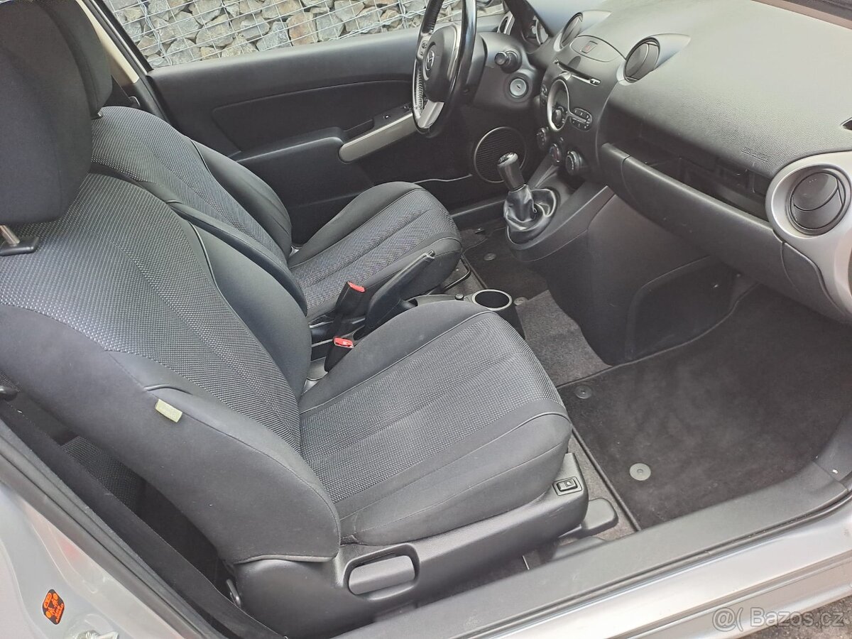Mazda 2 - 9