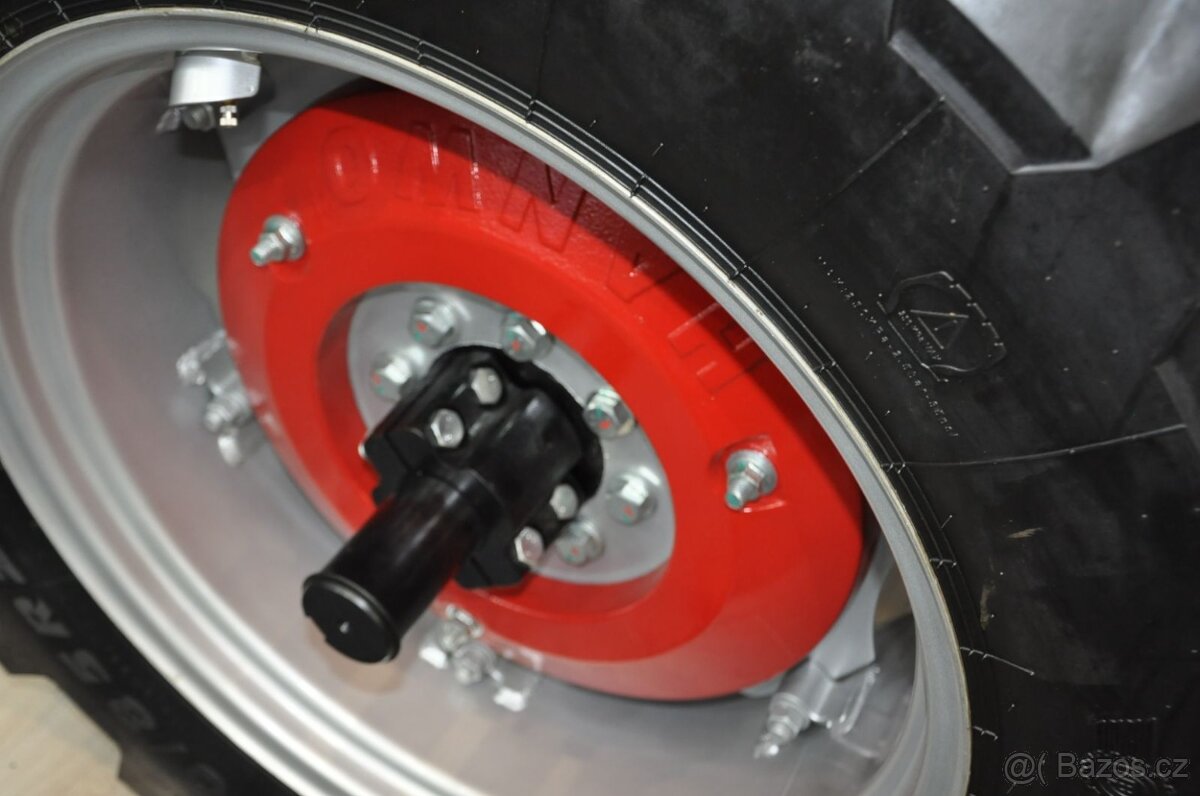 Prodam traktor HANWO HWB 604C, STAGE V, pohodlná kabina - 9