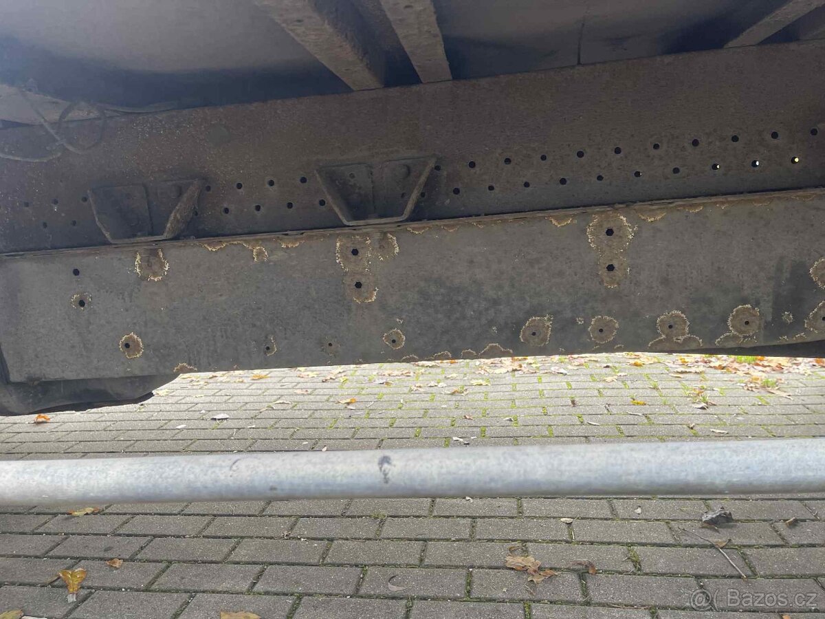 Ford Transit 2.4 TDCI - Skříň - 9