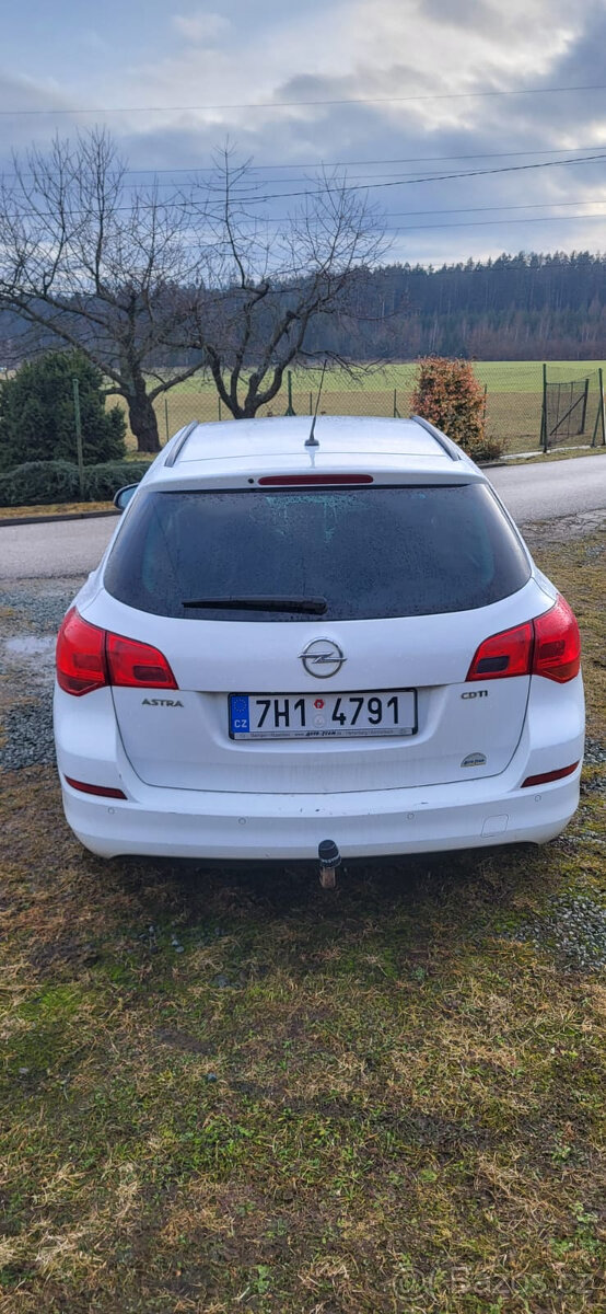 Opel Astra r.v. 2011 - 9