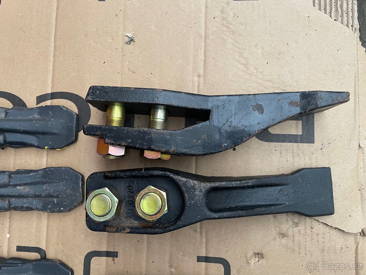 Zuby na bagr – originál JCB - 9