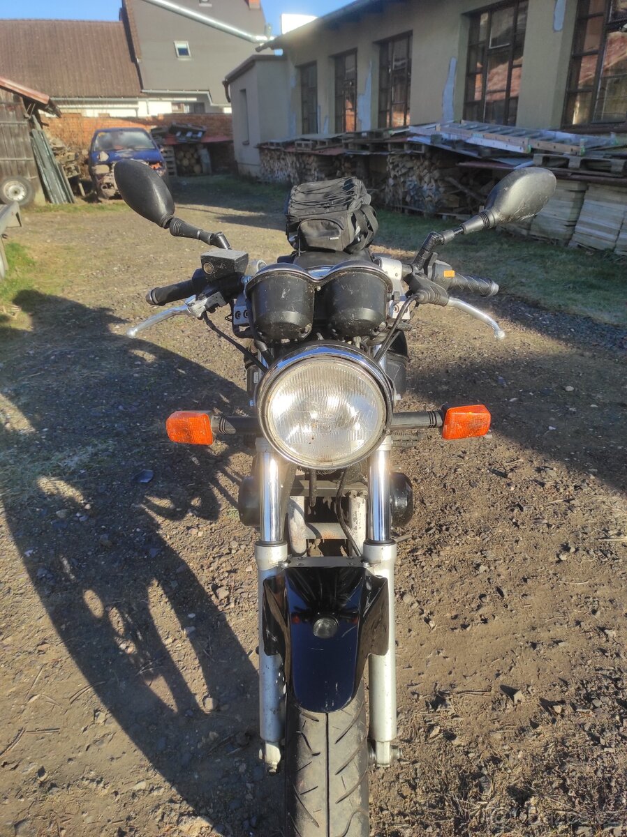 Suzuki GS 500 E otevřená - 9