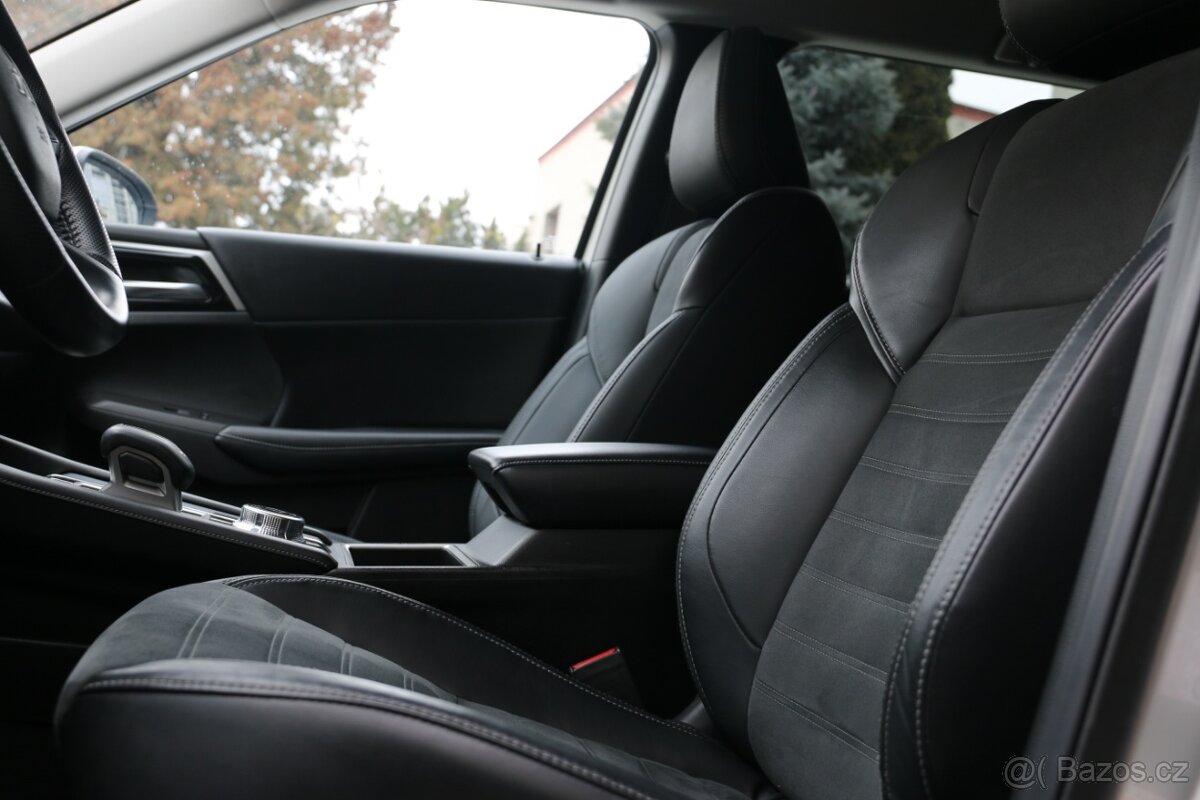Mitsubishi Outlander 2.4 ,7míst, intense - 9