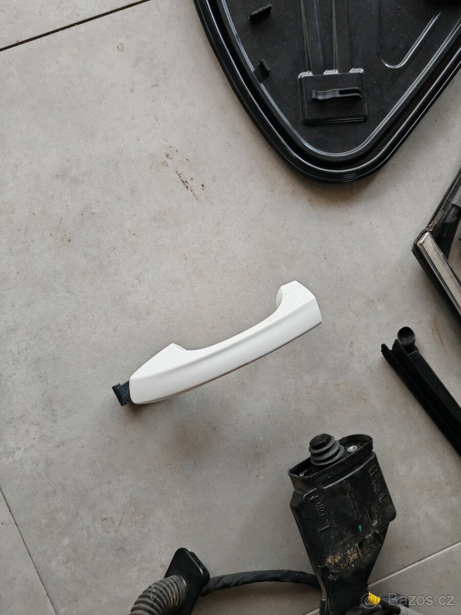 Škoda Kodiaq 565 - dveře náhradní díly, elektro, sklo - 9