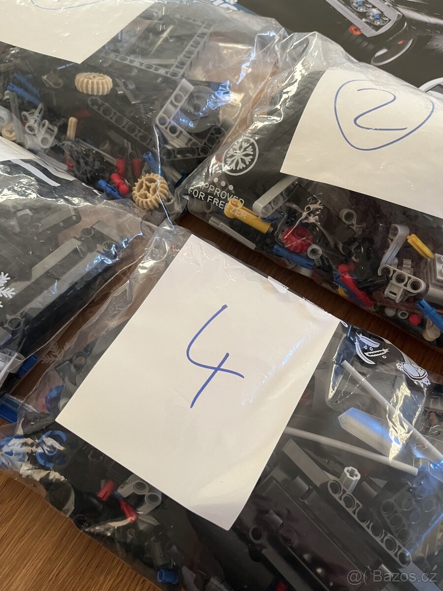 LEGO 42111 Technic - Dom's Dodge Charger - 9