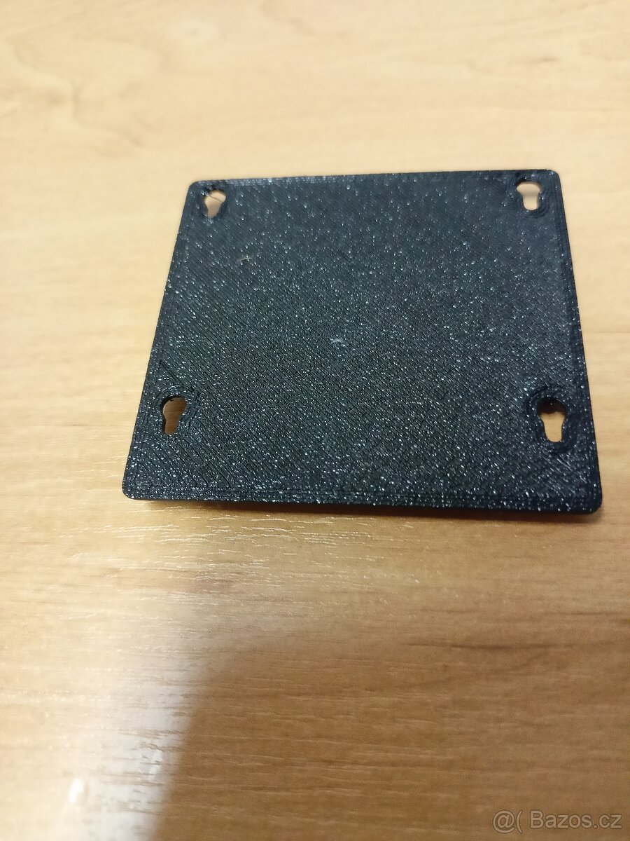 Krytky Pentacon SIX - 9