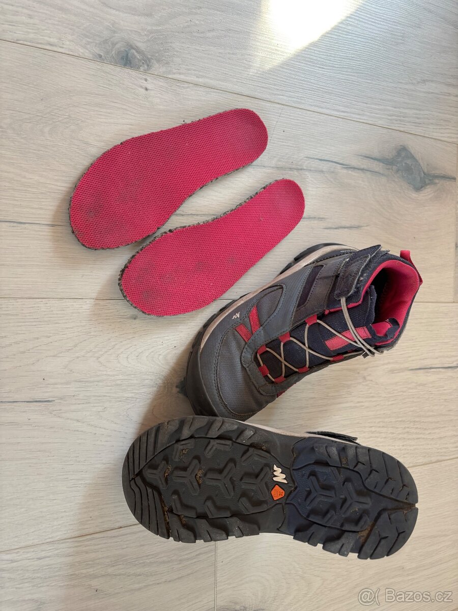 Turisticke kotnickove boty Queshua, vel.32 a 36 - 9