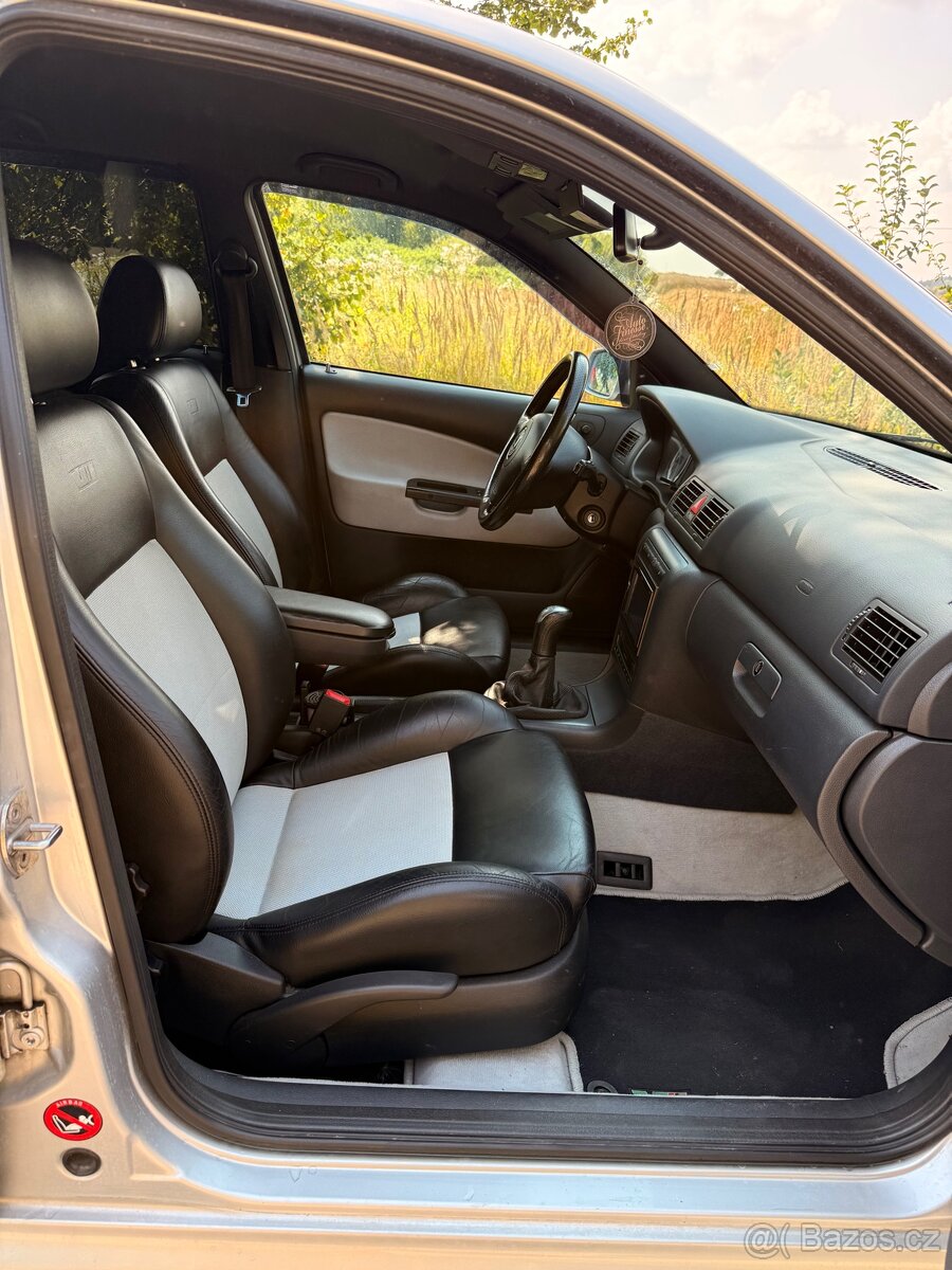 Škoda Octavia RS 1.8T - 9