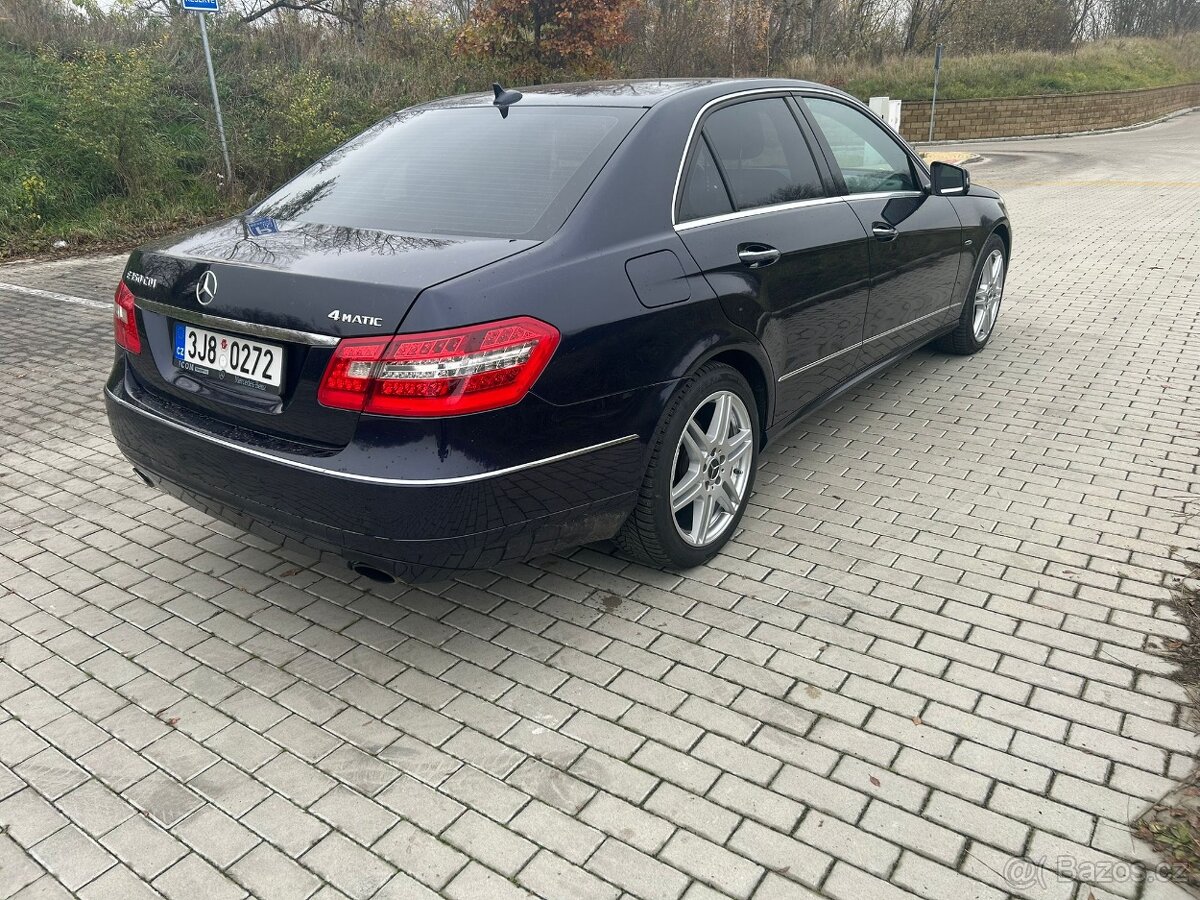 Prodám Mercedes Benz e class 350 4Matic - 9