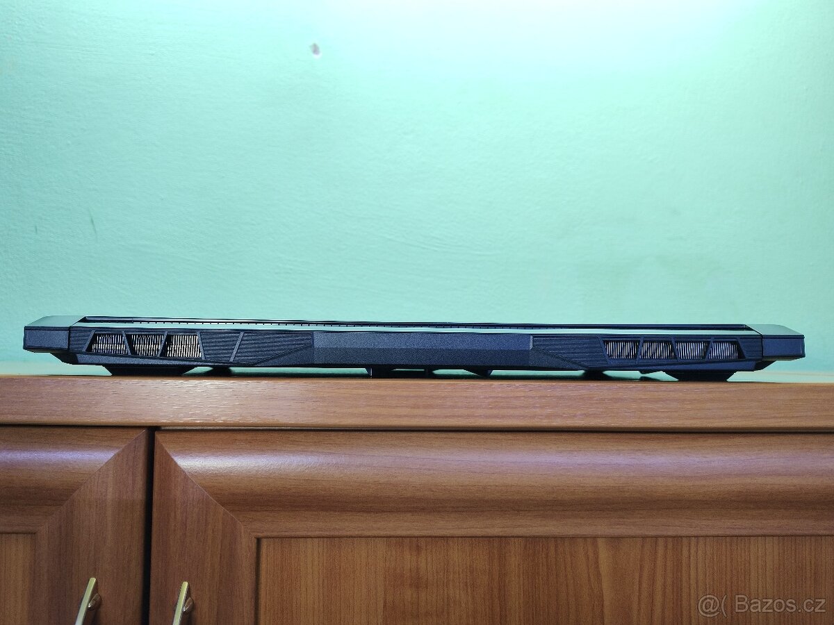 Nepoužitá 17" Katana,RTX-8gb-4.gen Mux,i7-13th,DDR5, M.2 1T - 9