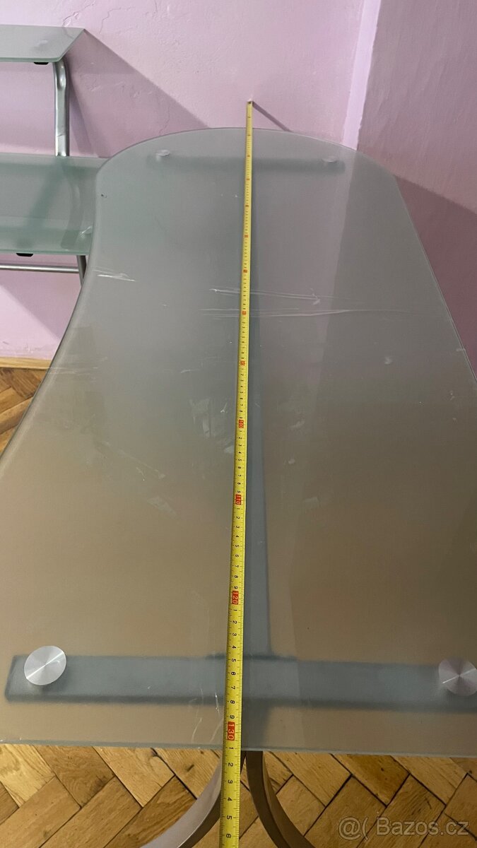 Prodám rozkládací skleněný PC stůl – variabilní - 9