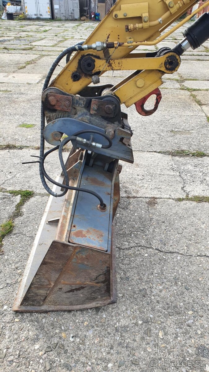 Caterpillar 307C - 9