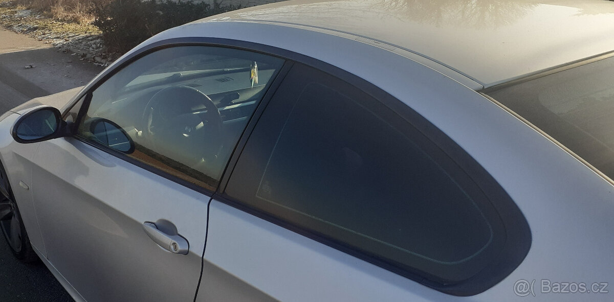 BMW e90 / 91 / e92 - Lesklé M paket akvárka / lišty - 9