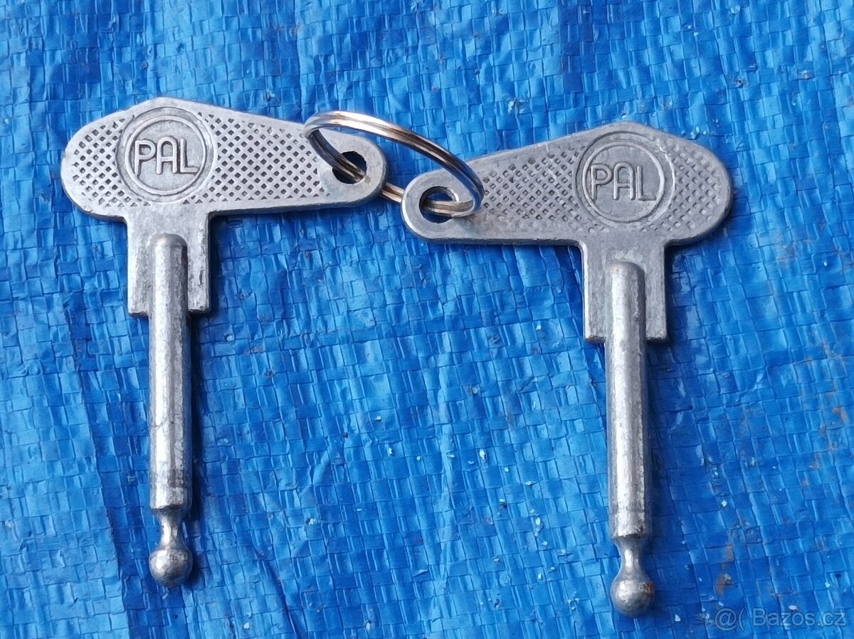 Spínací skříňka PAL se dvěma klíčky - 9