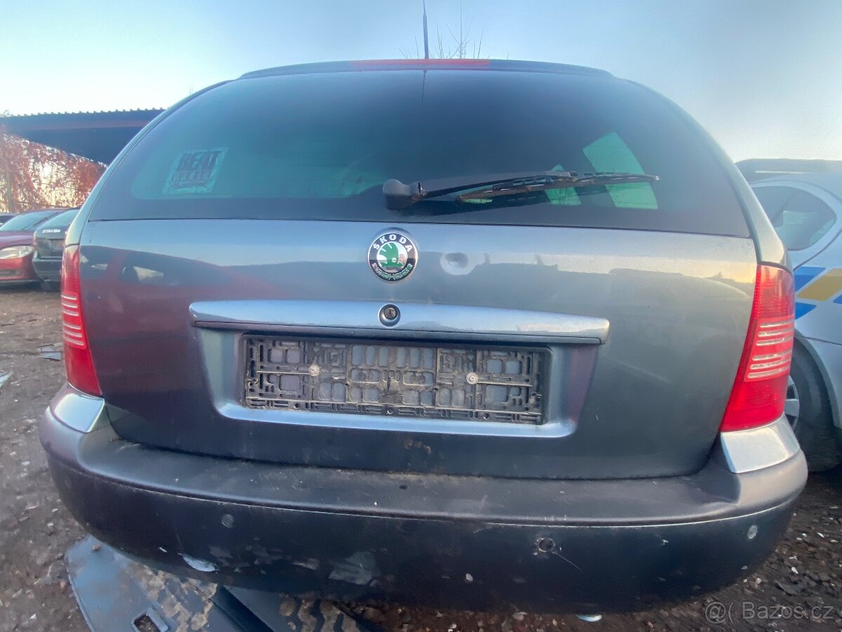 Škoda Octavia 1 combi- bez koroze( barva 9901) - 9