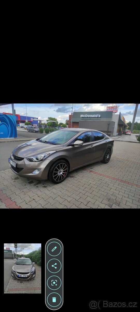 Hyundai Elantra 5 - 9