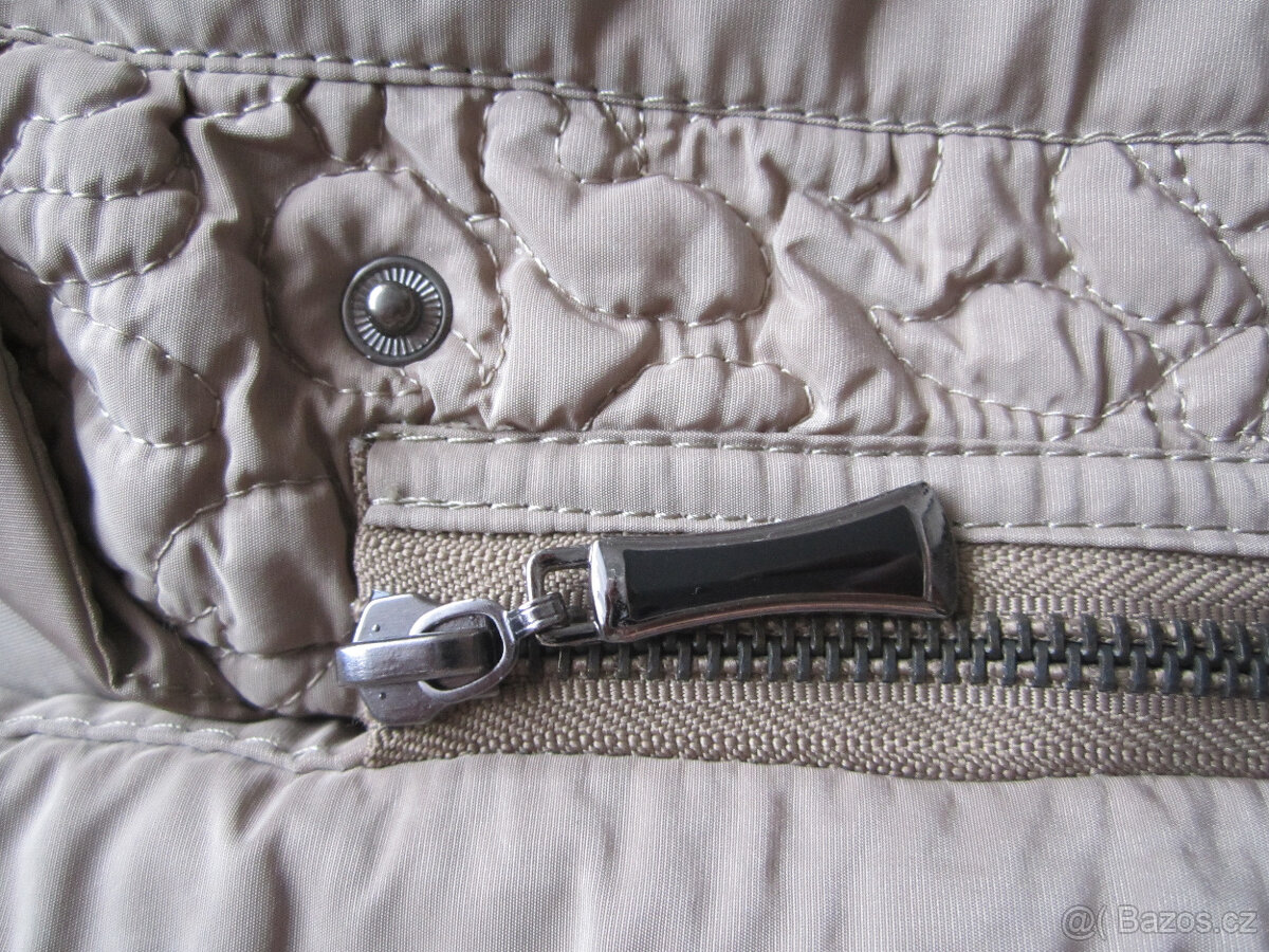 Zimní béžový kabát, zdobený, M/L, výborný stav - 9