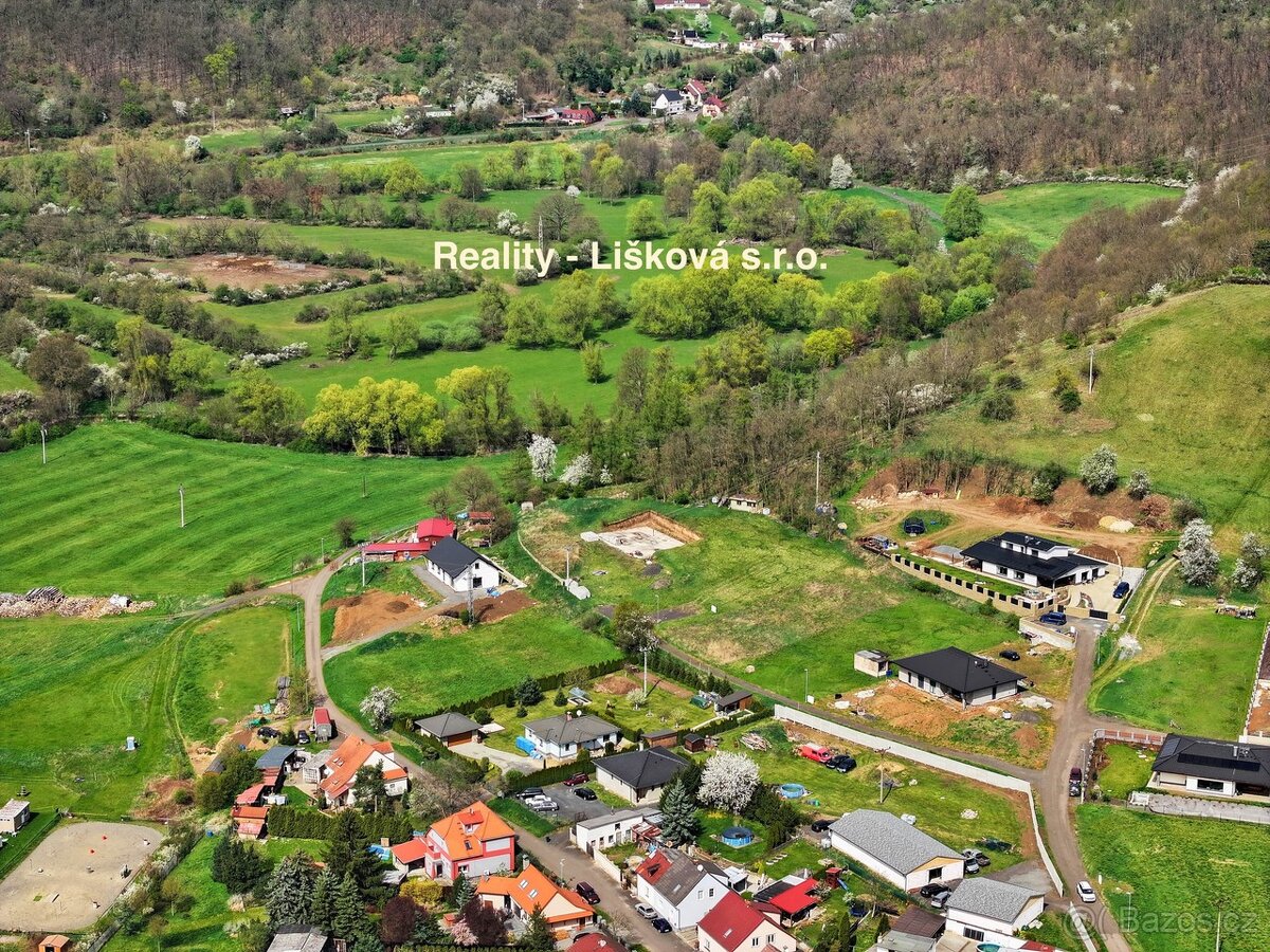 Prodej stavební parcely se základovou deskou a lesem ve Rty - 9