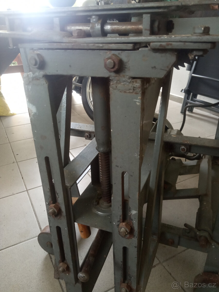 Cirkulárka s dlabačkou - 9