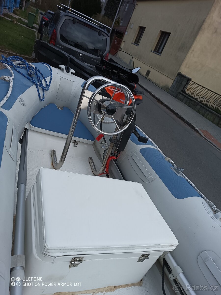 Motorový člun - 9