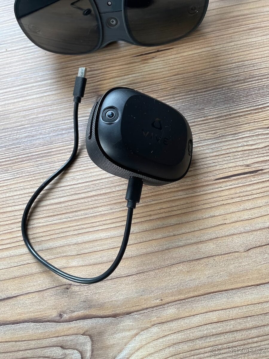 HTC Vive XR Elite – málo používané VR brýle - 9