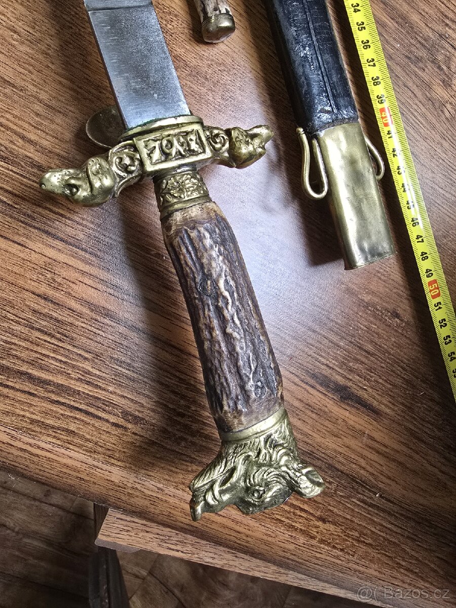 KRASNY STARY LOVECKÝ TESÁK - 9