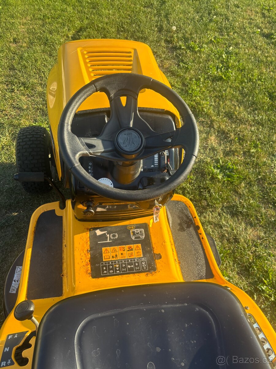 Zahradní trakturek MTD 12,5HP - 9