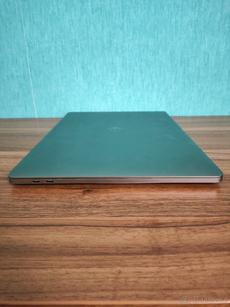 MacBook Pro 15 2016 | i7 • 16GB • 256GB SSD - 9