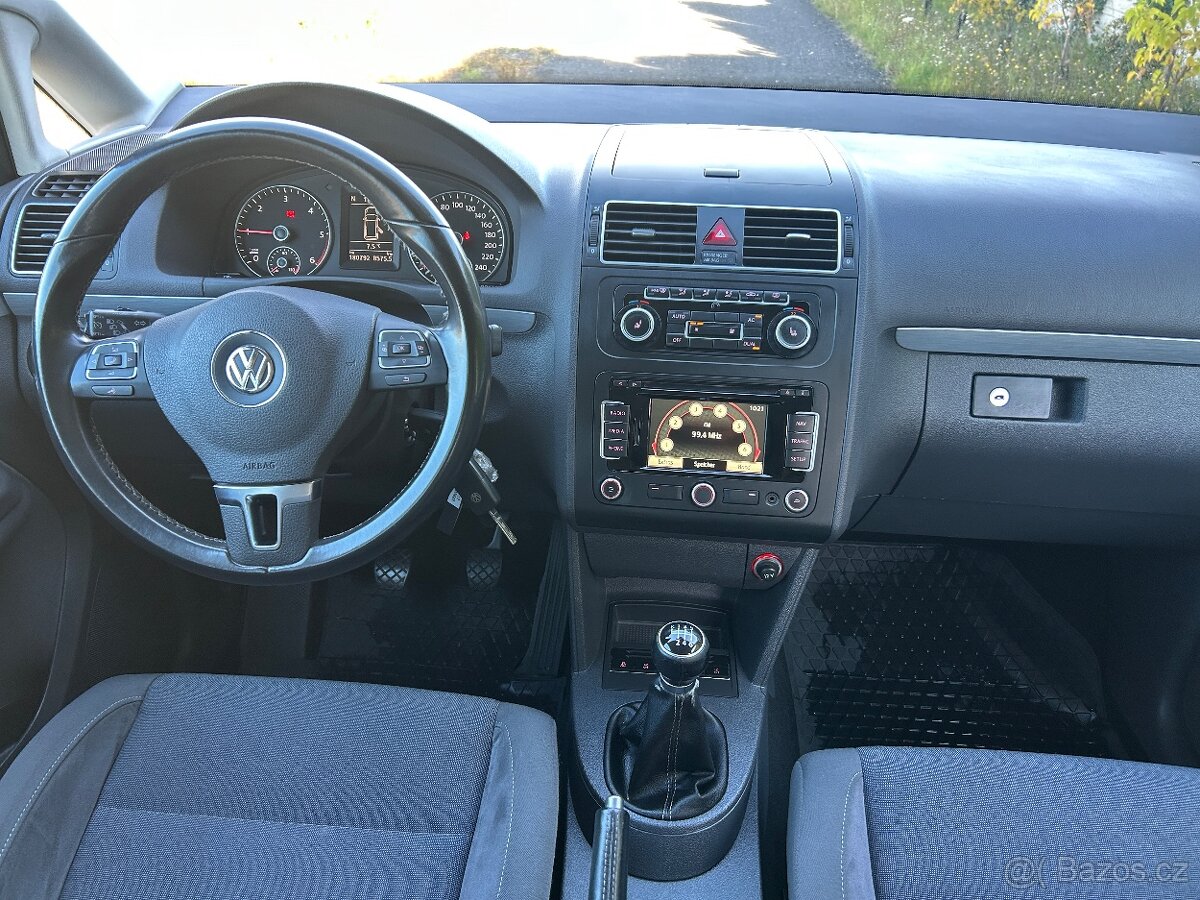VW Touran 2.0tdi 103kw, R.V. 2012,naj.179tis.km, xenony, led - 9