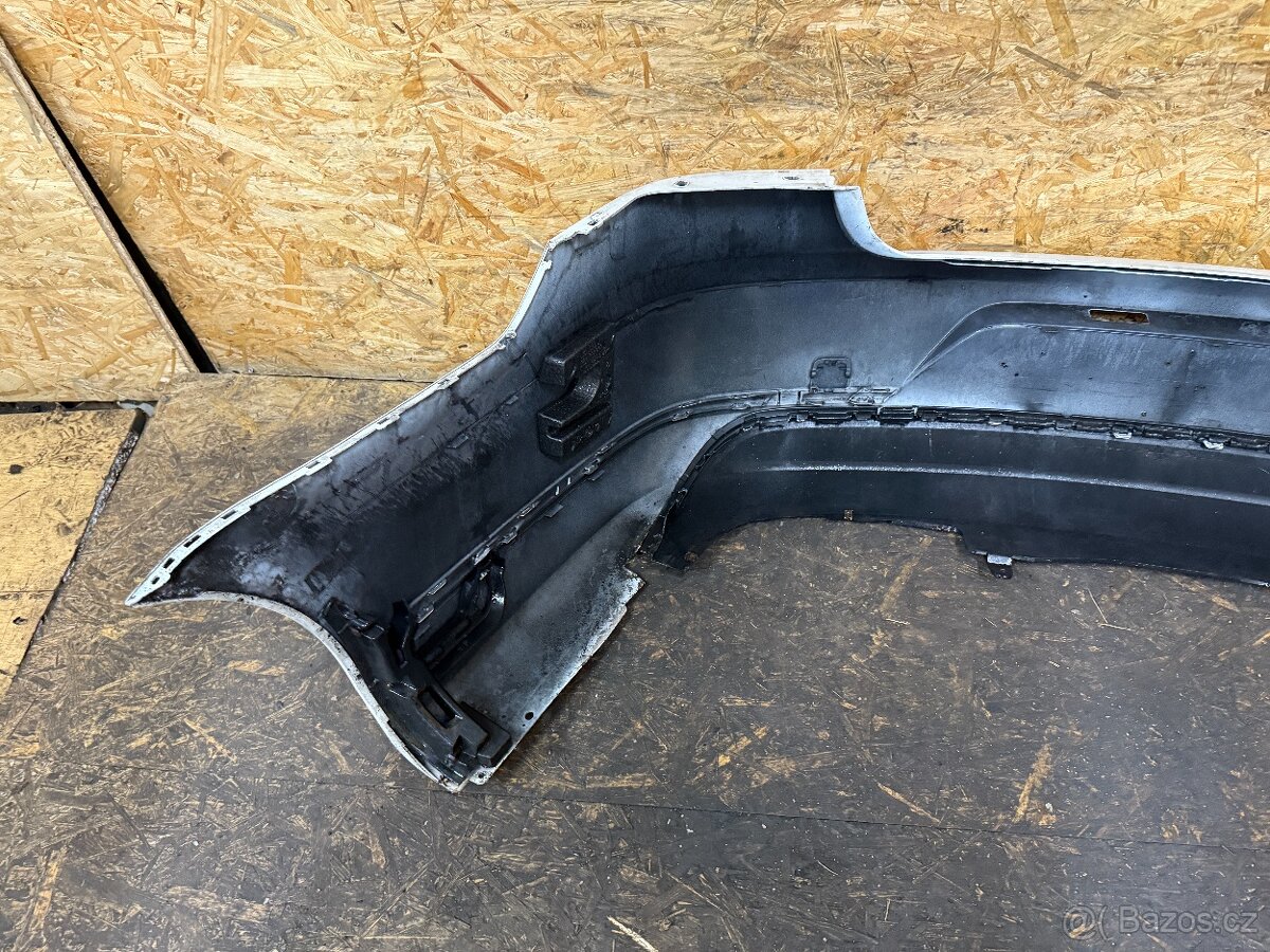 ZADNÍ NÁRAZNÍK VW PASSAT B7 SEDAN - 9