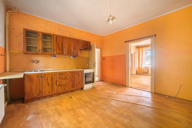 Prvorepubliková vila 5+2 (7+3) 380m2 / balkon /garáž / zahra - 9