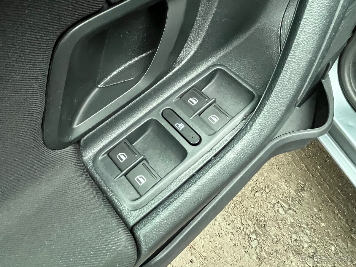 Škoda Roomster 1,2 TSi Serviska, Climatronic - 9