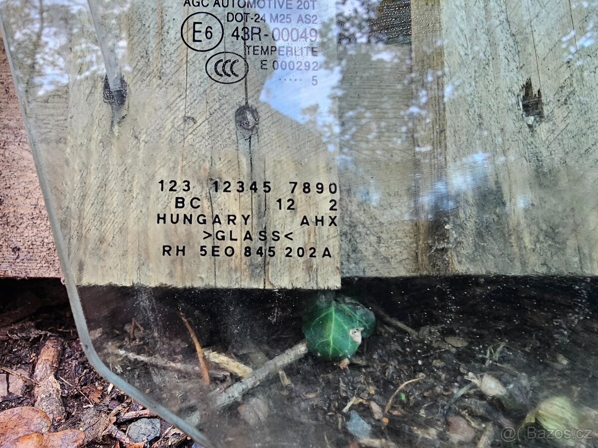 P.P. sklo dveří - Škoda Octavia 3 - 9