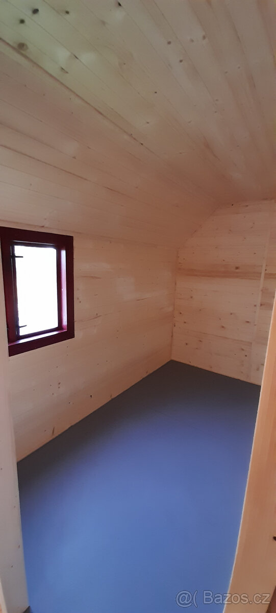 Prodám Maringotku Fabrická Délka 8 metru - 9