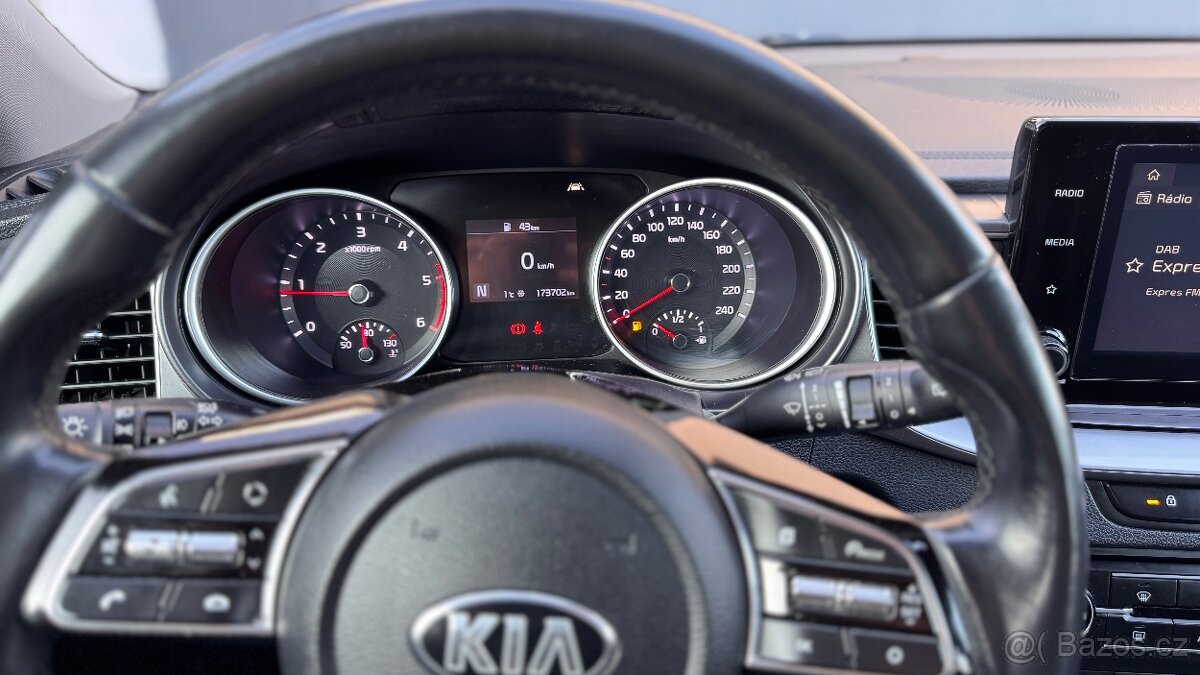 Kia Ceed 1.6 CRDI 100 KW, Kombi, ČR, DPH - 9